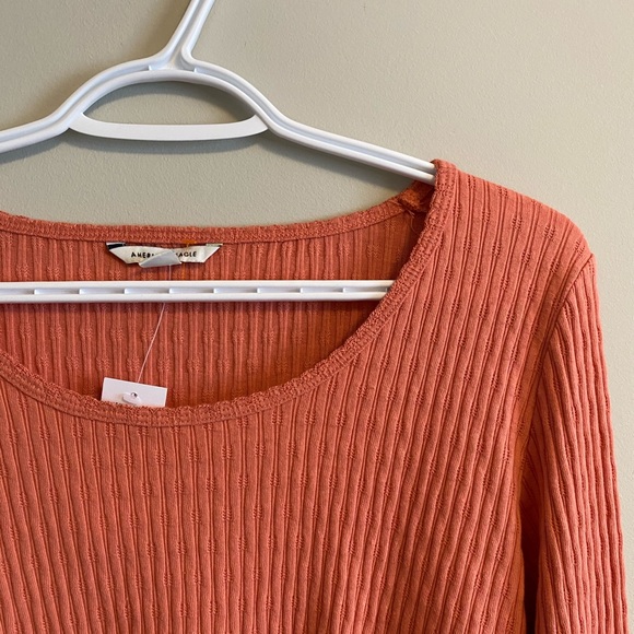 SOLD 🚫 NWT Cropped Long Sleeve - Picture 2 of 5